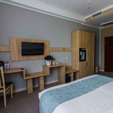 Park Hotel Al Bustan Simkent Kültér fotó