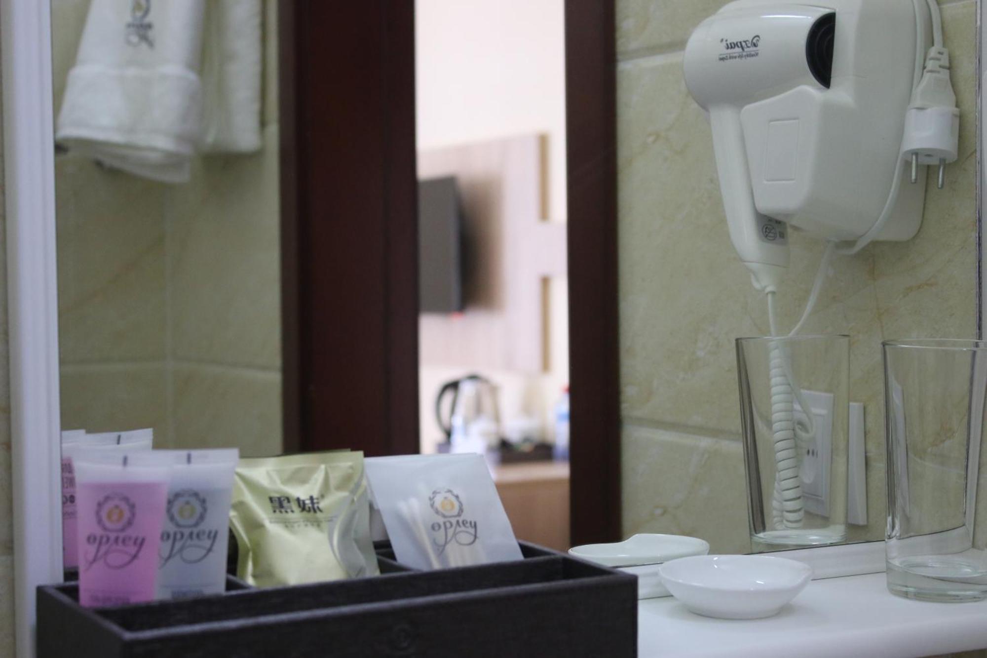 Park Hotel Al Bustan Simkent Kültér fotó
