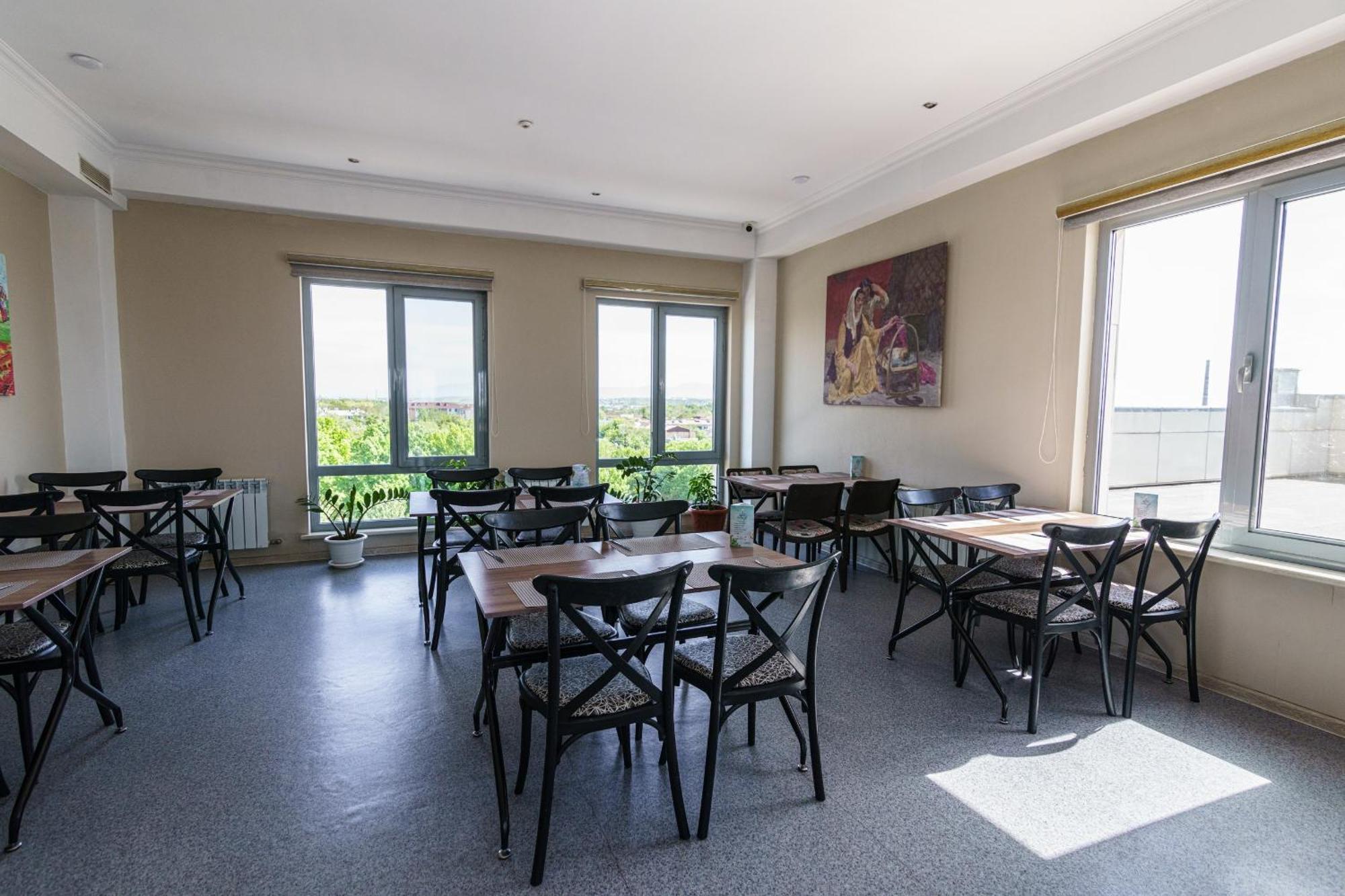 Park Hotel Al Bustan Simkent Kültér fotó