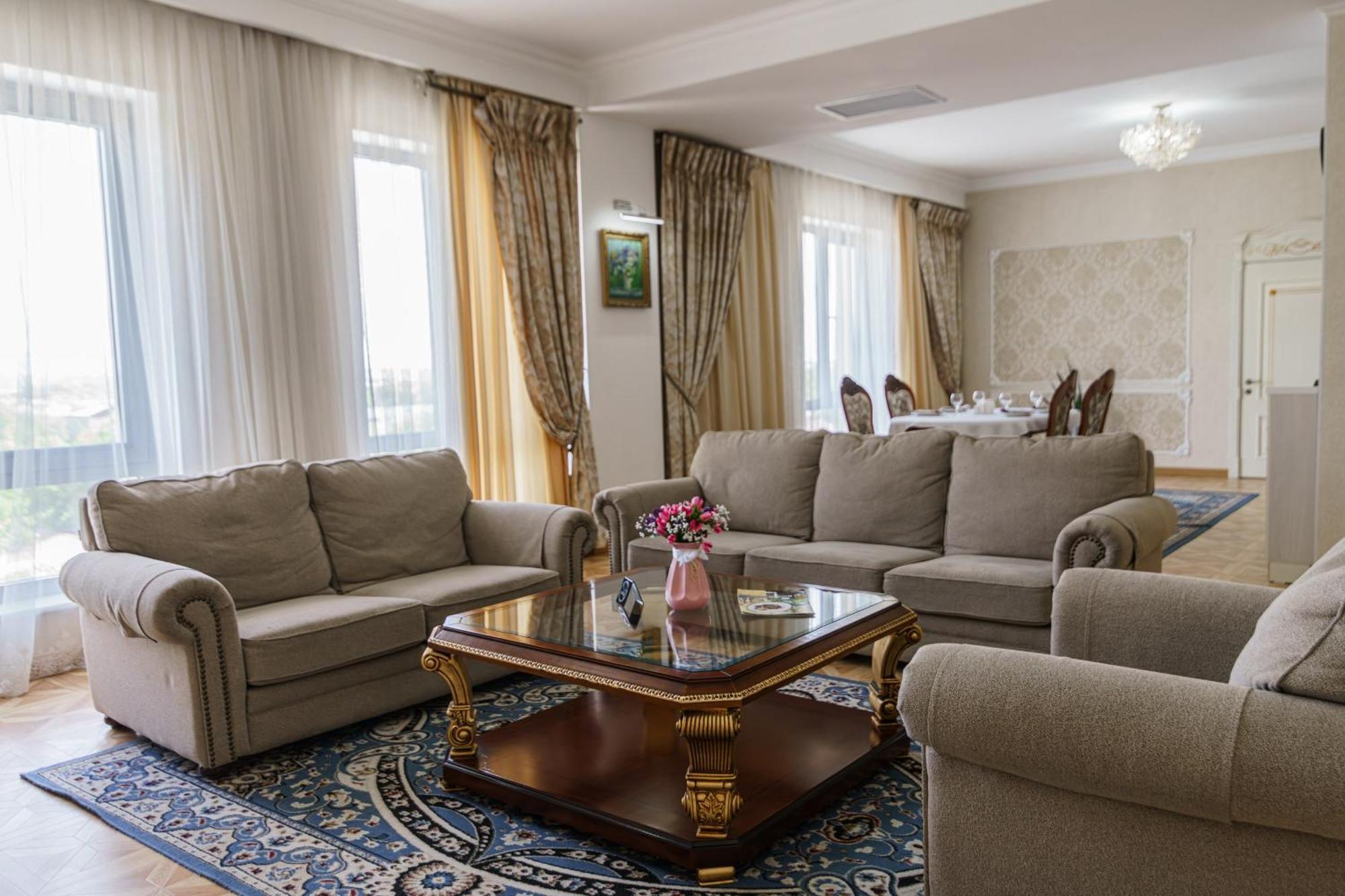 Park Hotel Al Bustan Simkent Kültér fotó