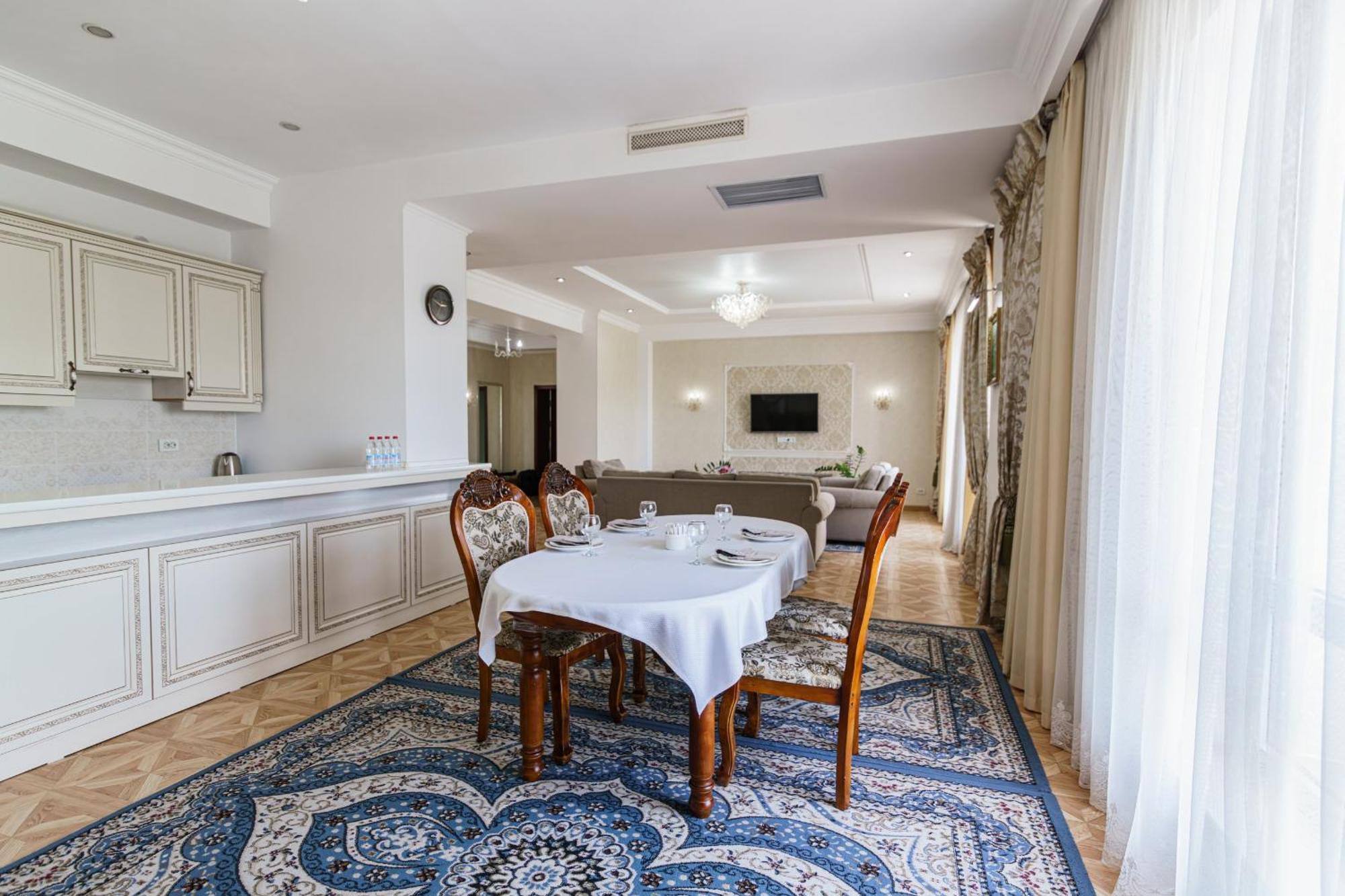 Park Hotel Al Bustan Simkent Kültér fotó